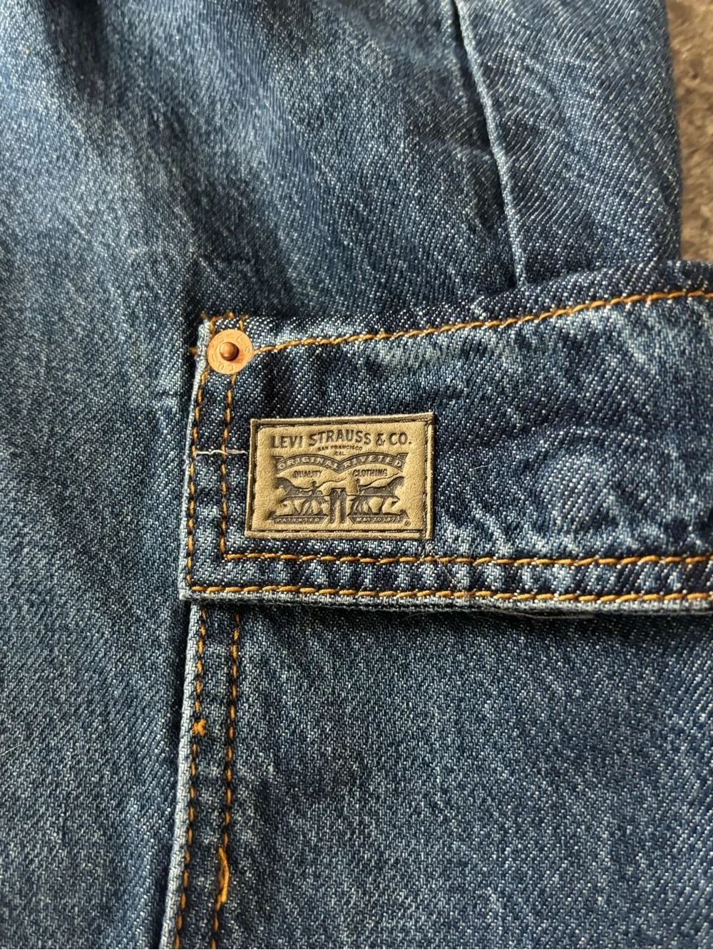 Levis features inner